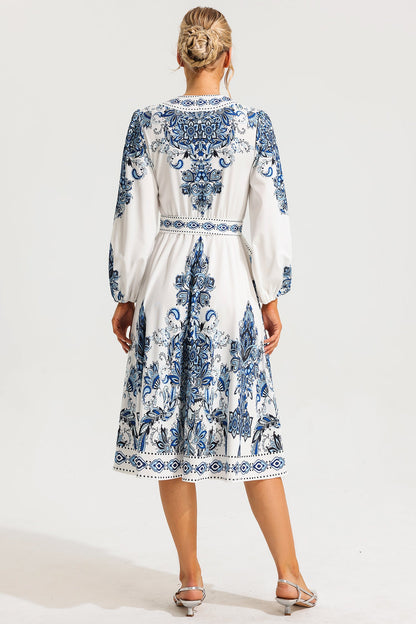Classic Vintage Dress with a Flattering Fit