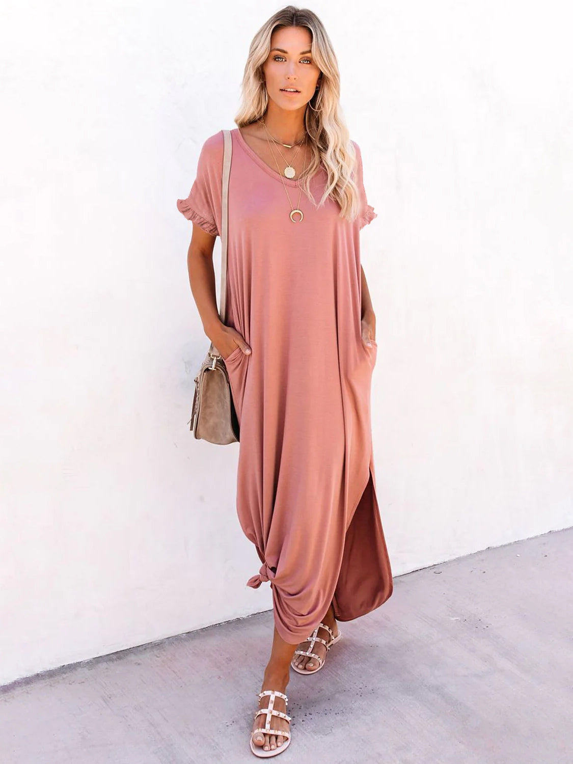 Effortlessly Elegant Dress with a Timeless Design