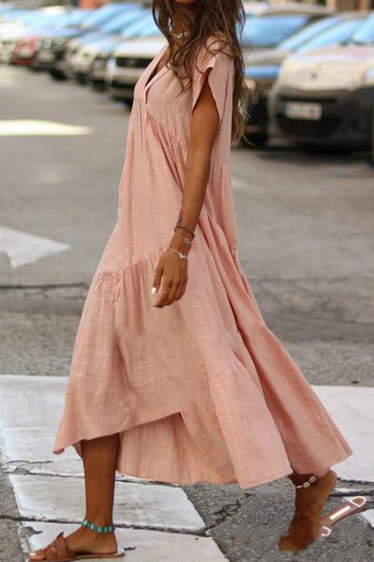 Beautifully Finished Dress in a Timeless Design