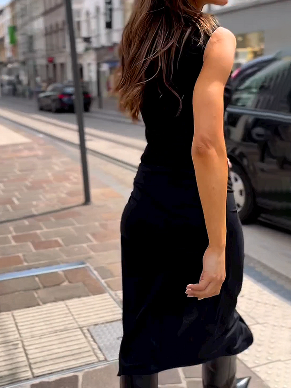 Effortlessly Elegant Dress with a Timeless Design