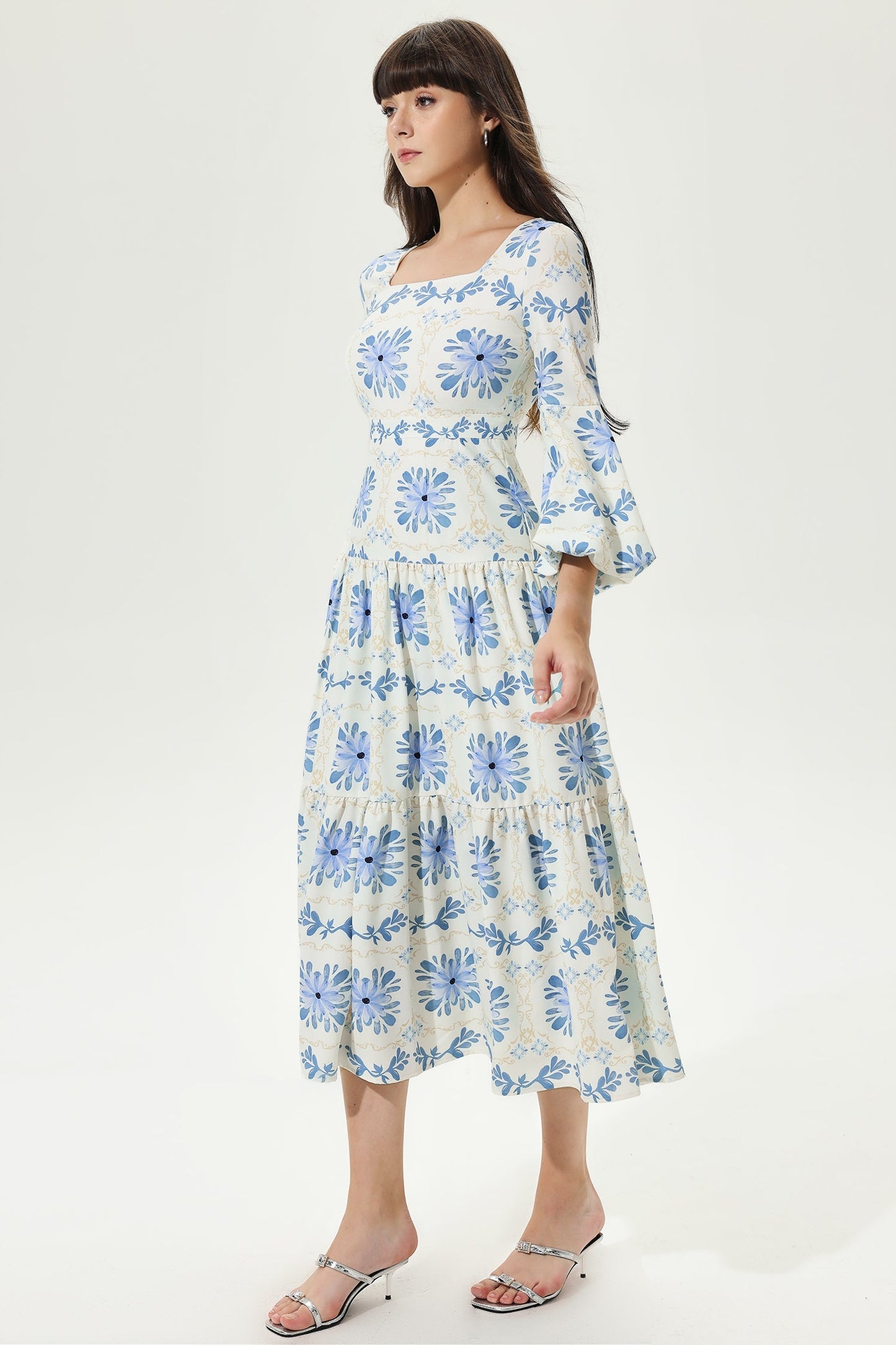 Gracefully Styled Dress for Any Occasion