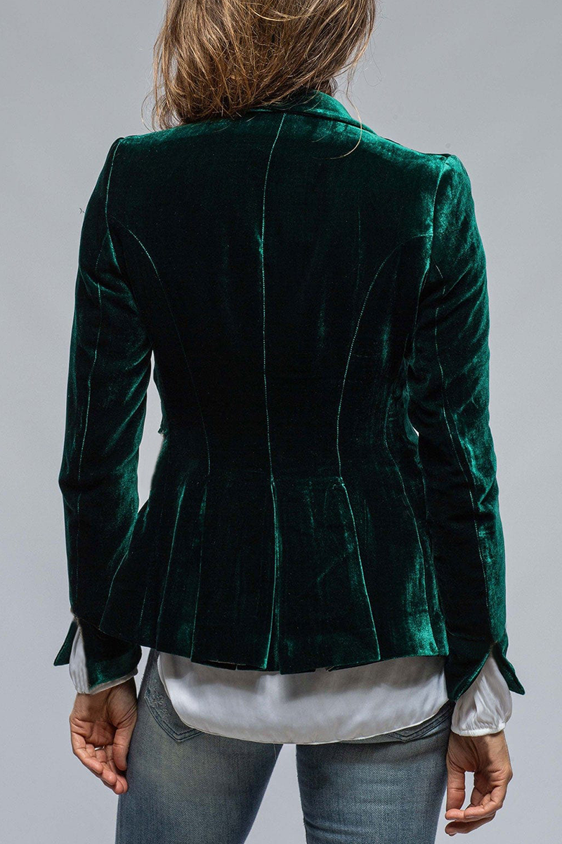 Gracefully Styled Garment for Any Occasion