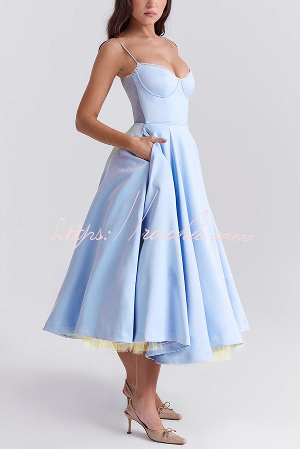 Well Tailored Dress with a Graceful Silhouette