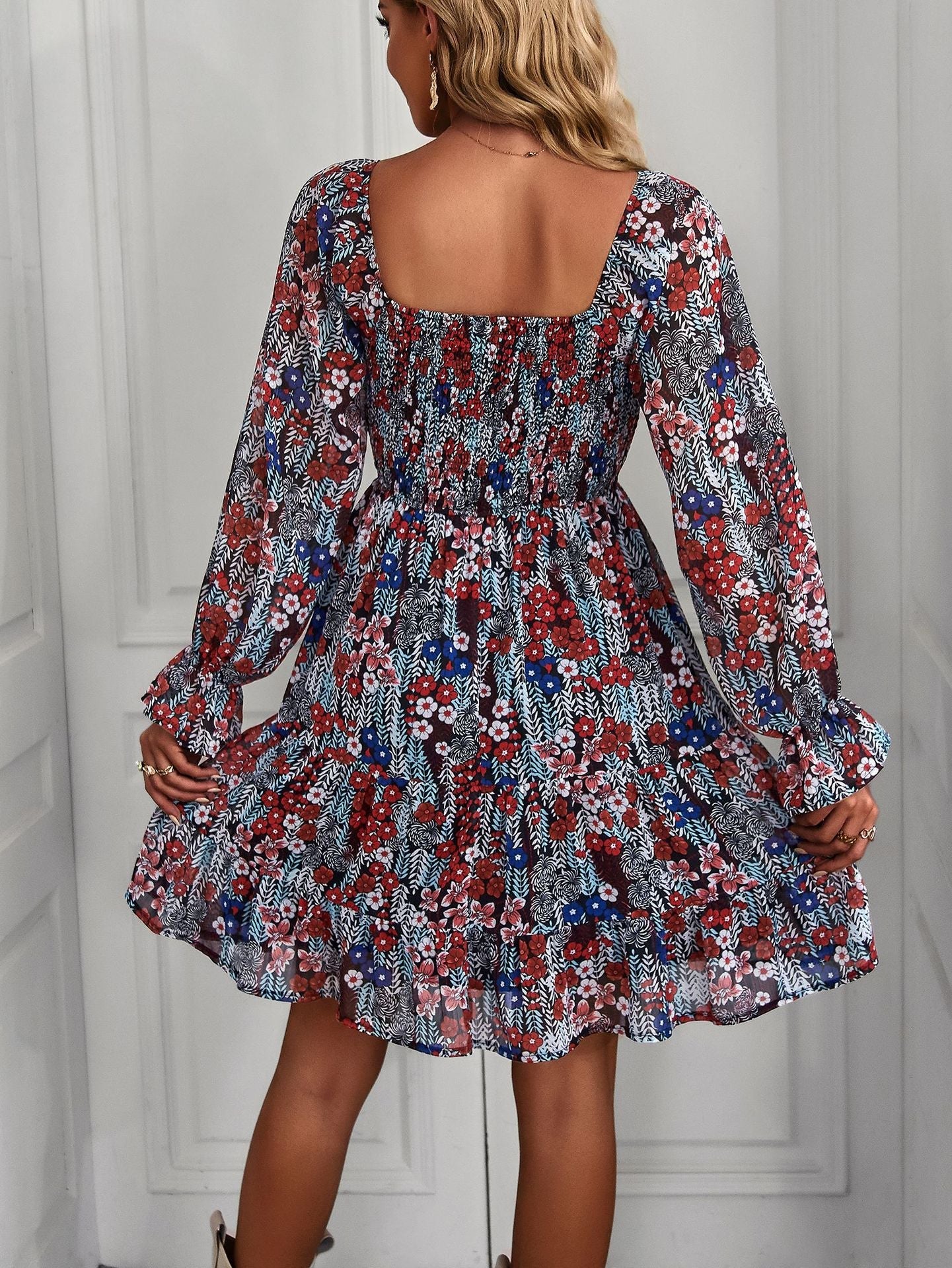 Classic Vintage Dress with a Flattering Fit