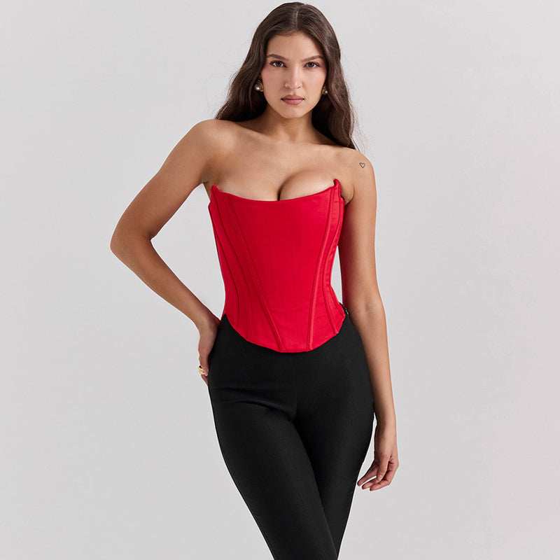 Well Tailored Top with a Graceful Silhouette
