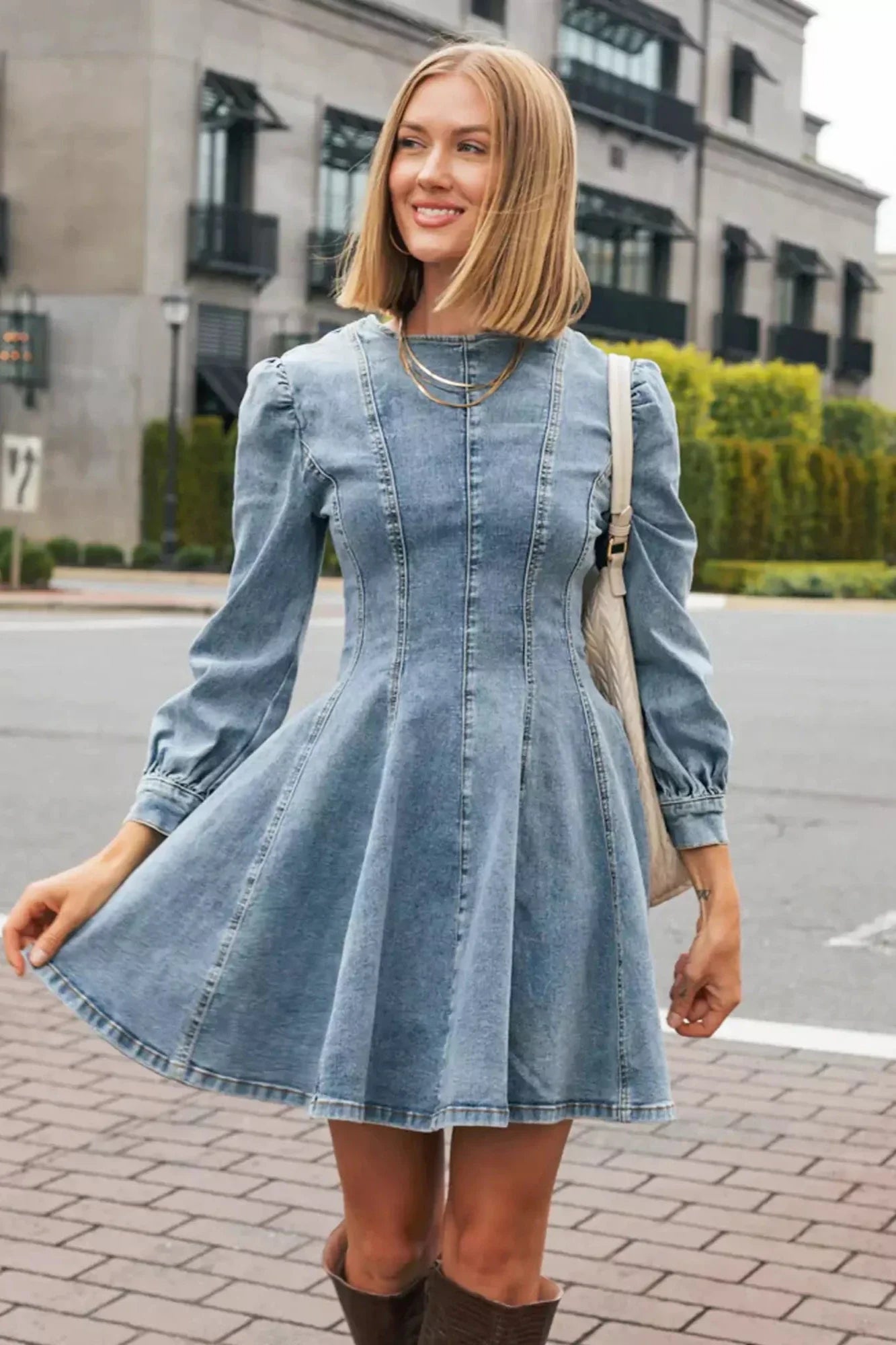 Beautifully Finished Dress in a Timeless Design