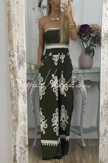 Gracefully Styled Garment for Any Occasion