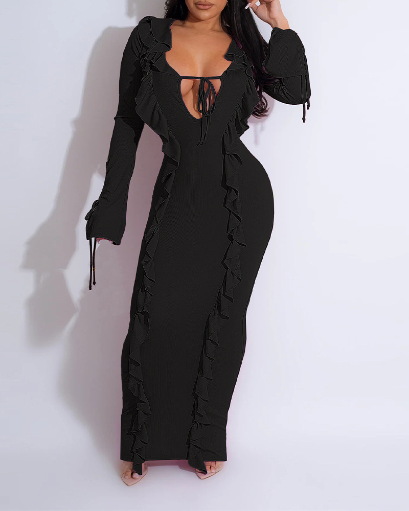 Beautifully Finished Dress in a Timeless Design