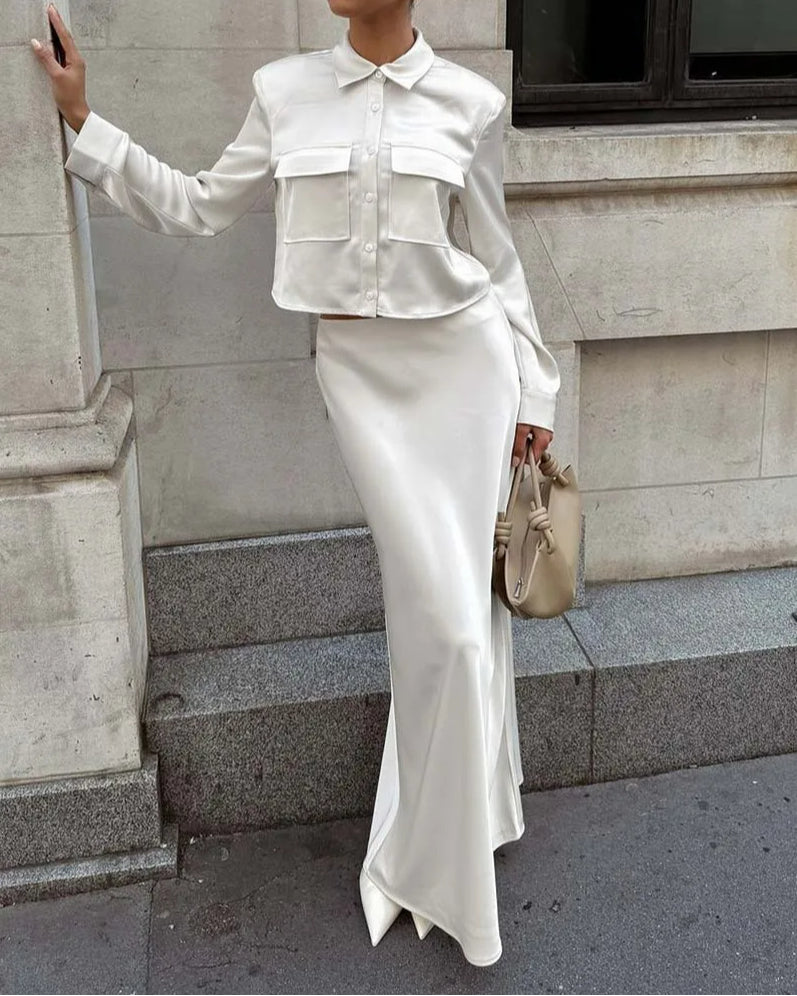 Effortlessly Elegant Garment with a Timeless Design