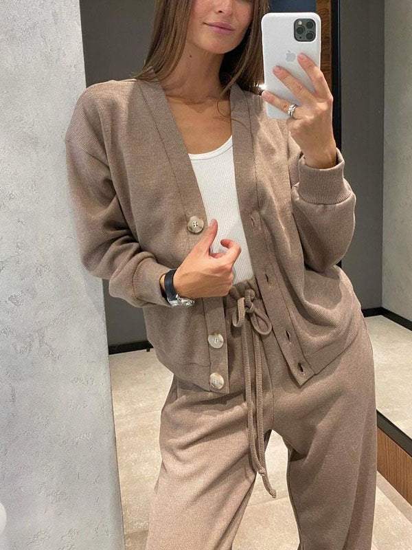 Well Tailored Jacket with a Graceful Silhouette