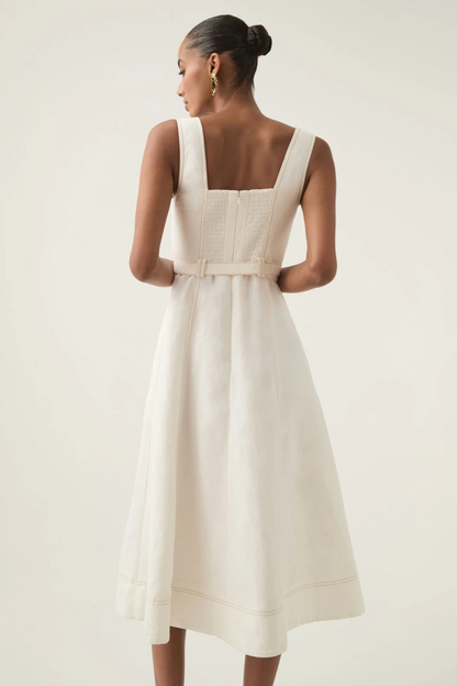 Polished Dress with an Effortless Classic Look