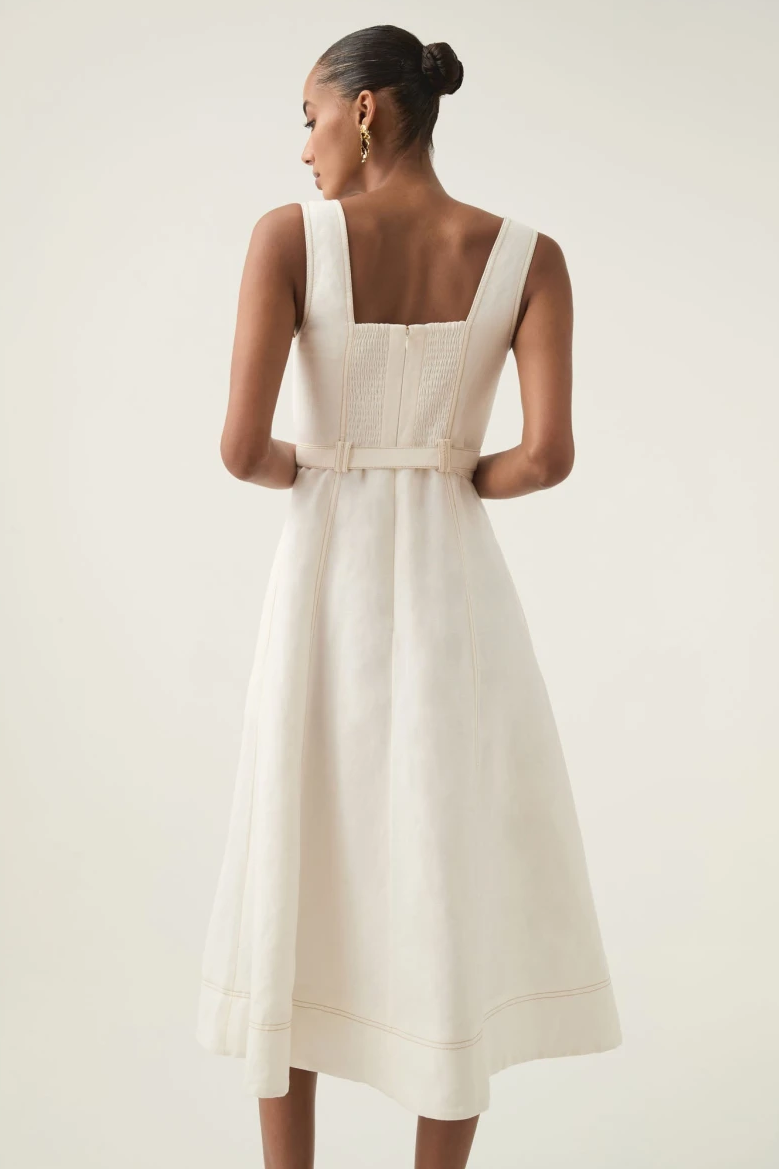 Polished Dress with an Effortless Classic Look