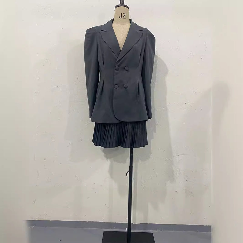 Effortlessly Elegant Jacket with a Timeless Design