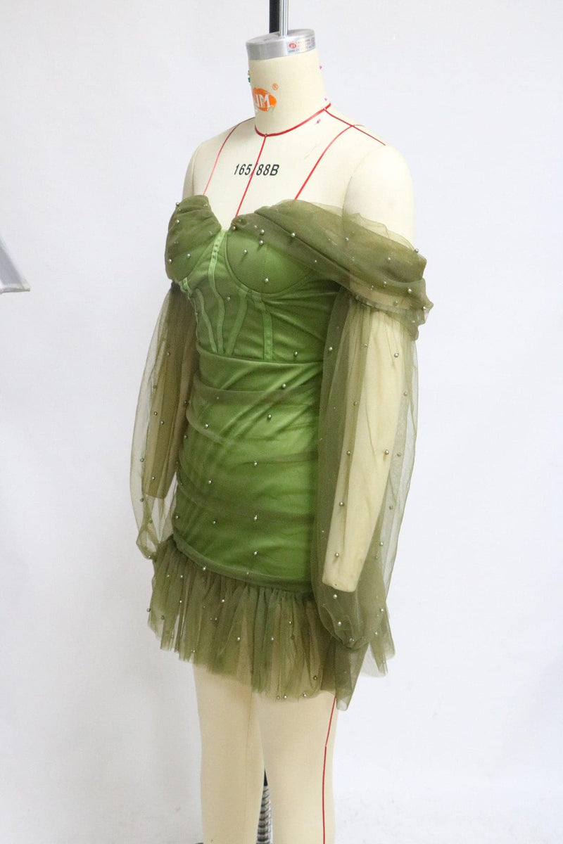 Well Tailored Dress with a Graceful Silhouette