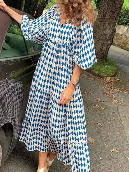 Beautifully Finished Dress in a Timeless Design