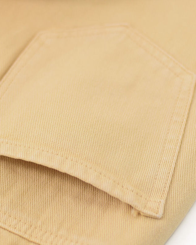 Effortlessly Elegant Pants with a Timeless Design