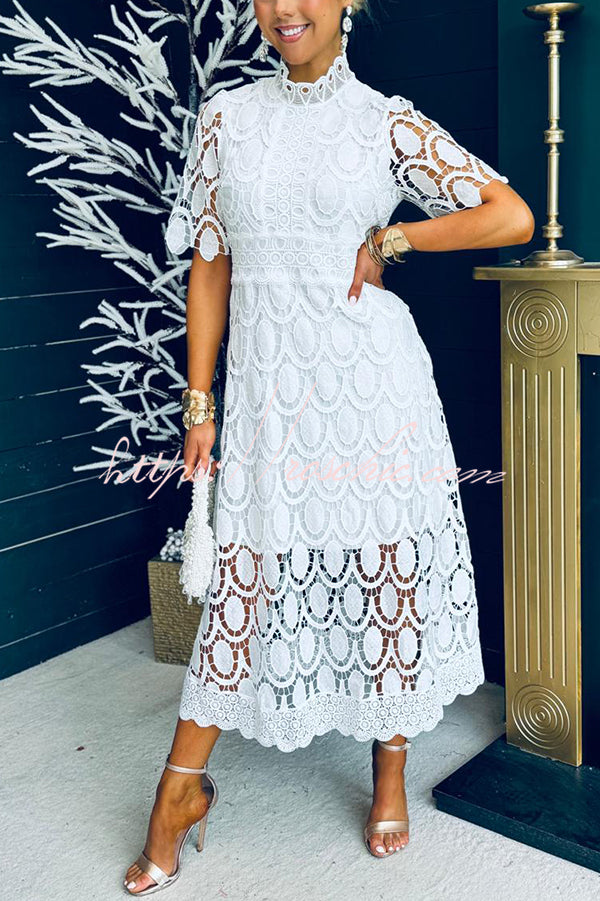 Beautifully Finished Dress in a Timeless Design