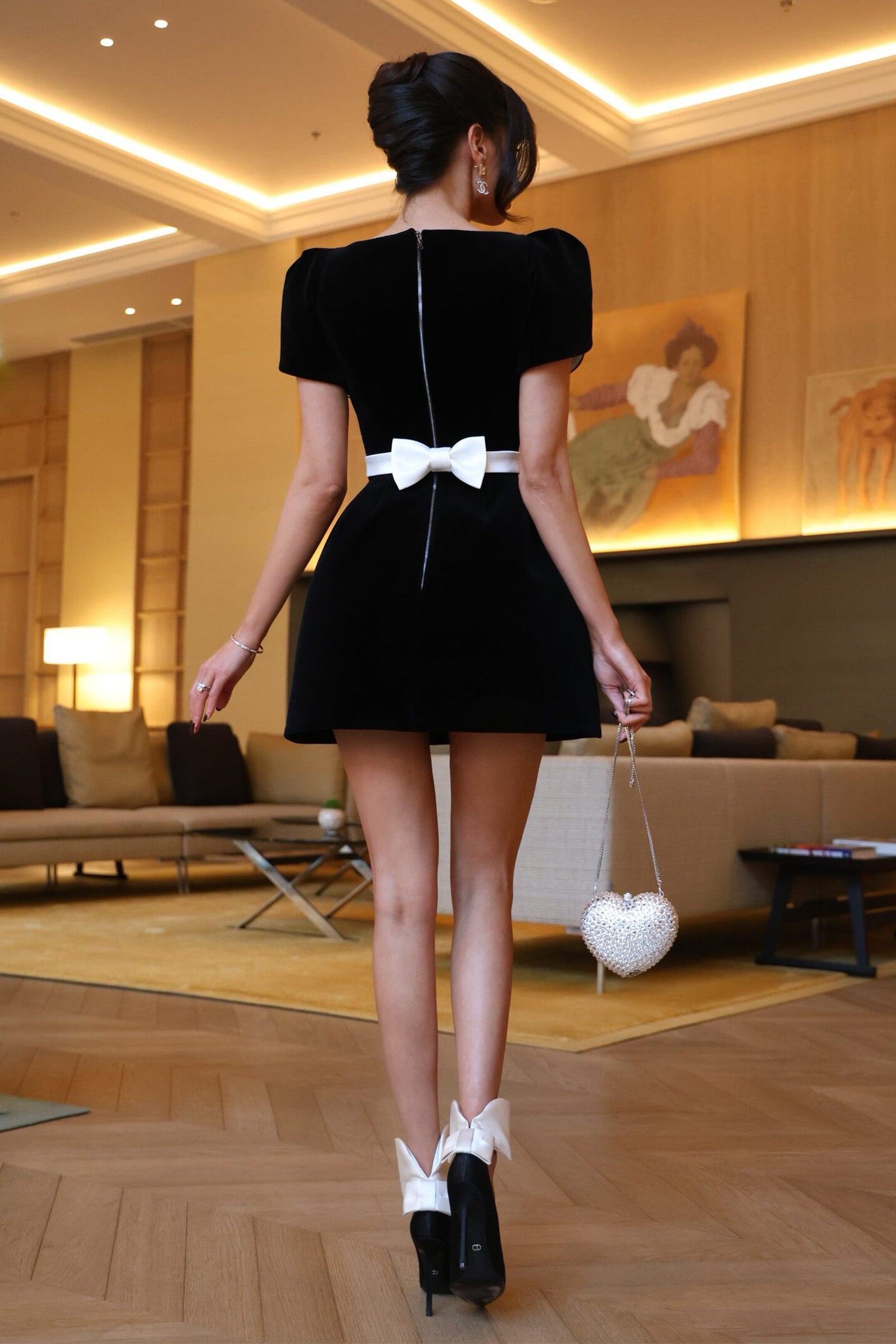 Well Tailored Dress with a Graceful Silhouette