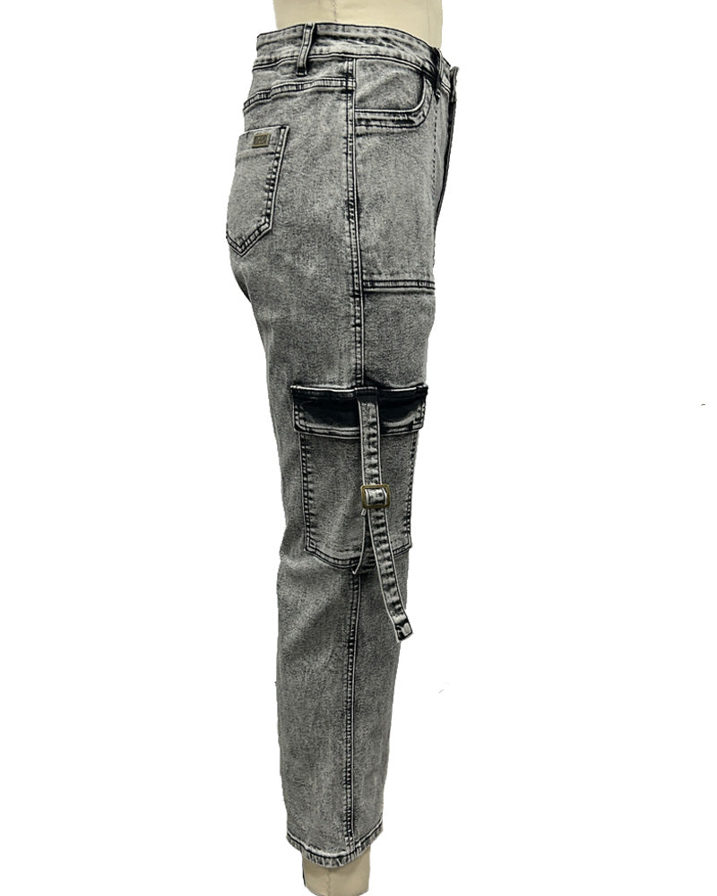 Effortlessly Elegant Pants with a Timeless Design