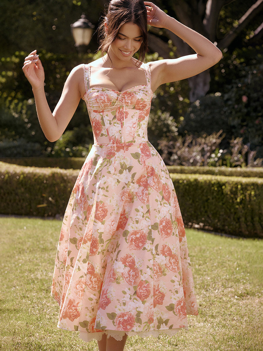 Beautifully Finished Dress in a Timeless Design