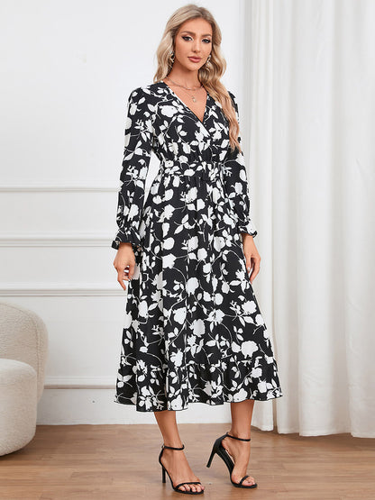 Classic Vintage Dress with a Flattering Fit