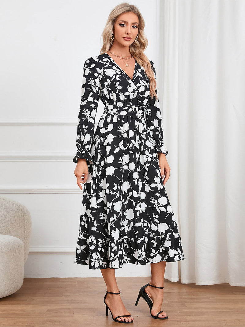 Classic Vintage Dress with a Flattering Fit