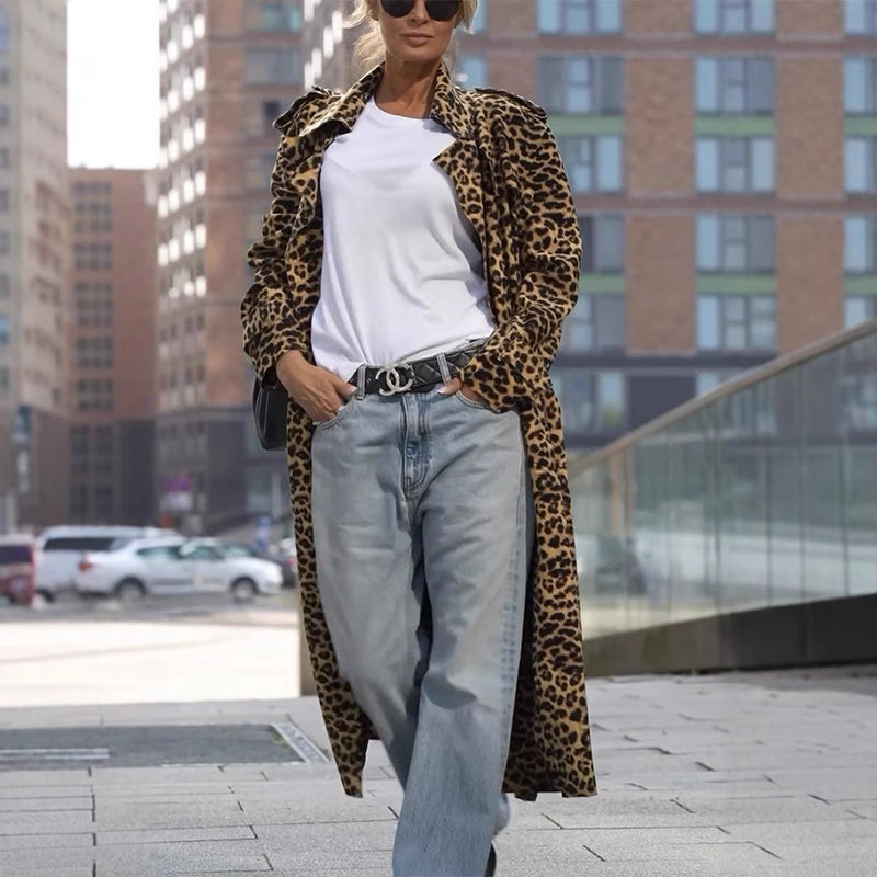 Gracefully Styled Coat for Any Occasion