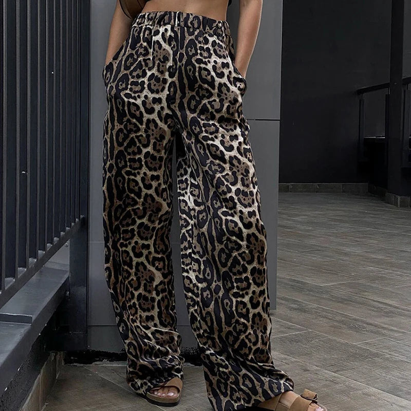 Sophisticated Pants with a Clean Classic Look