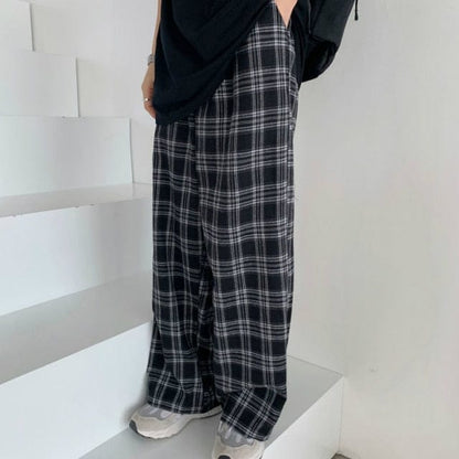 Elegantly Styled Pants for Everyday Wear