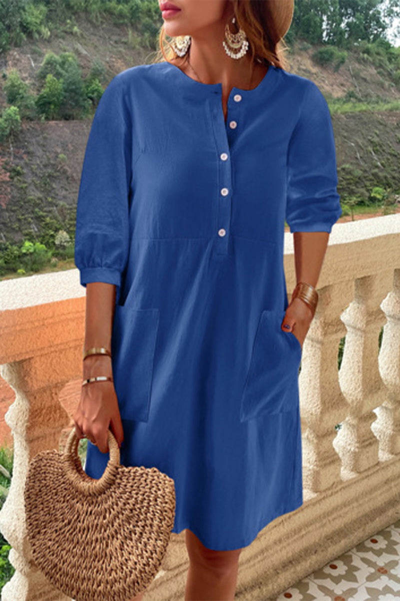 Beautifully Finished Dress in a Timeless Design