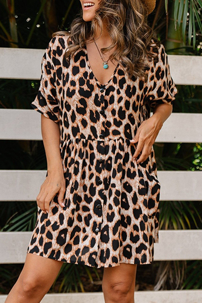 Classic Vintage Dress with a Flattering Fit