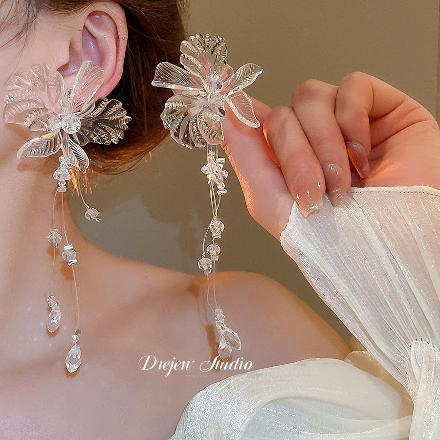Beautiful Silver Earring with Unique Style
