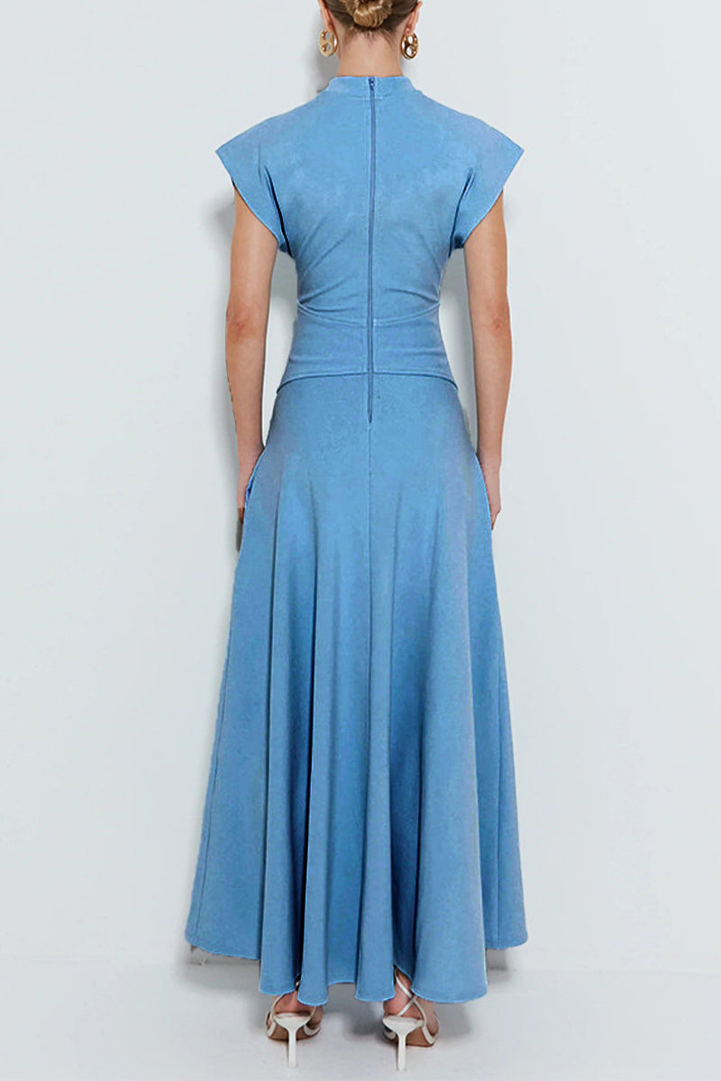 Beautifully Finished Dress in a Timeless Design