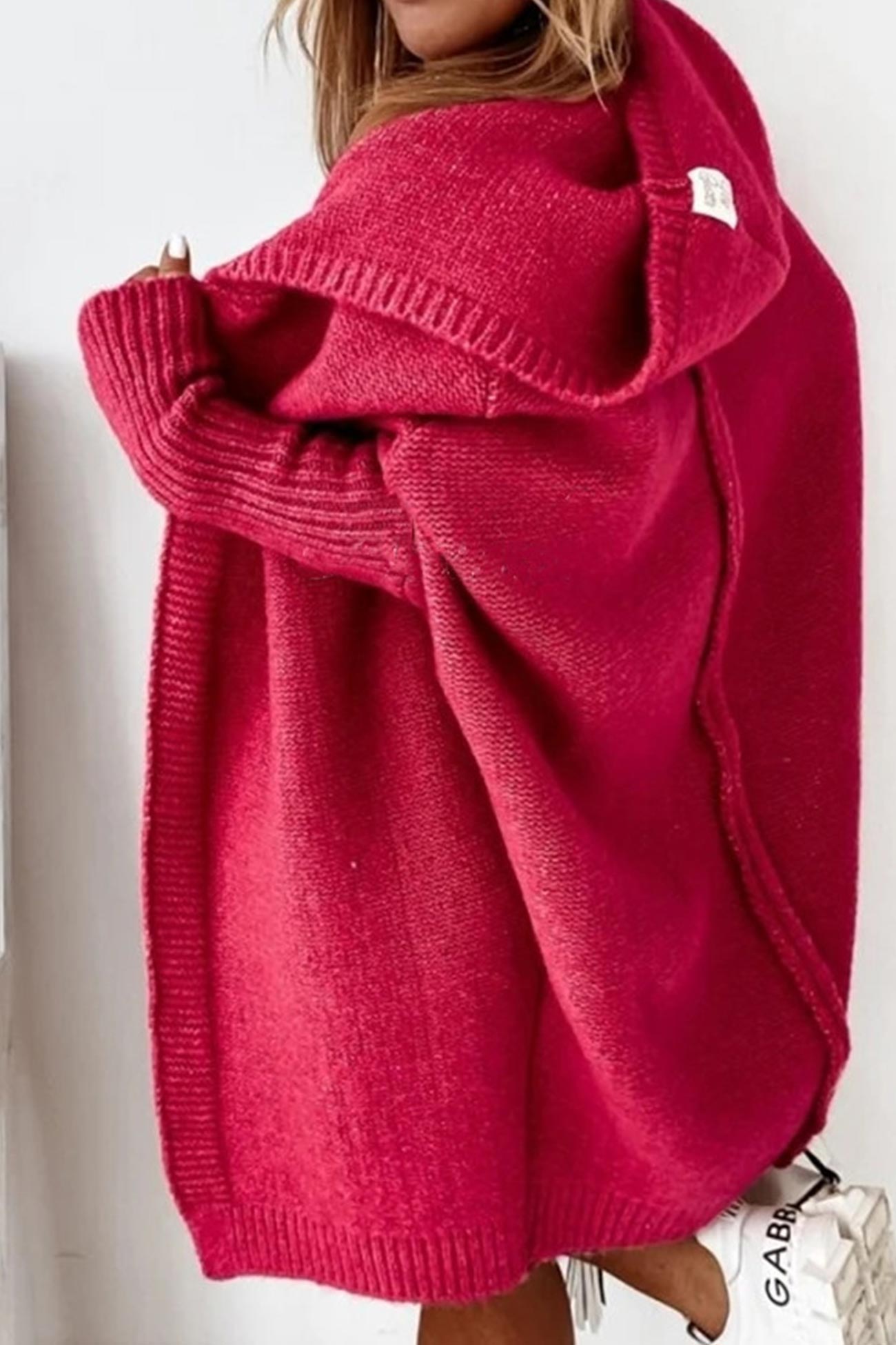Gracefully Styled Cardigan for Any Occasion