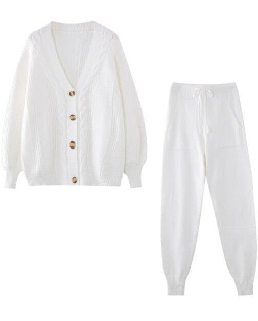Well Tailored Cardigan with a Graceful Silhouette