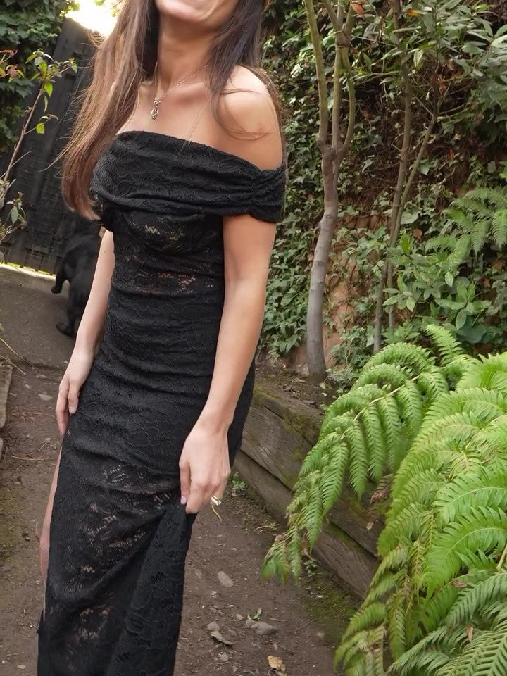 Sophisticated Dress with a Clean Classic Look