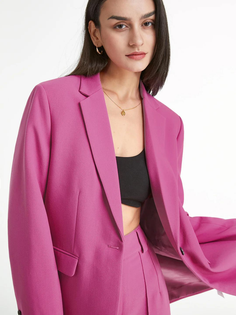 Well Tailored Pants with a Graceful Silhouette