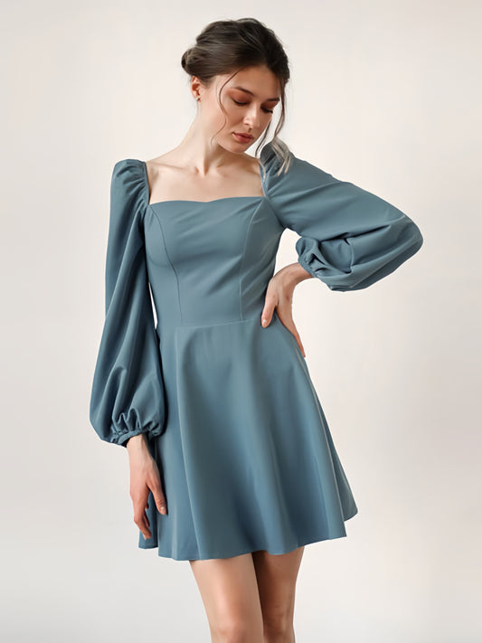 Beautifully Finished Dress in a Timeless Design