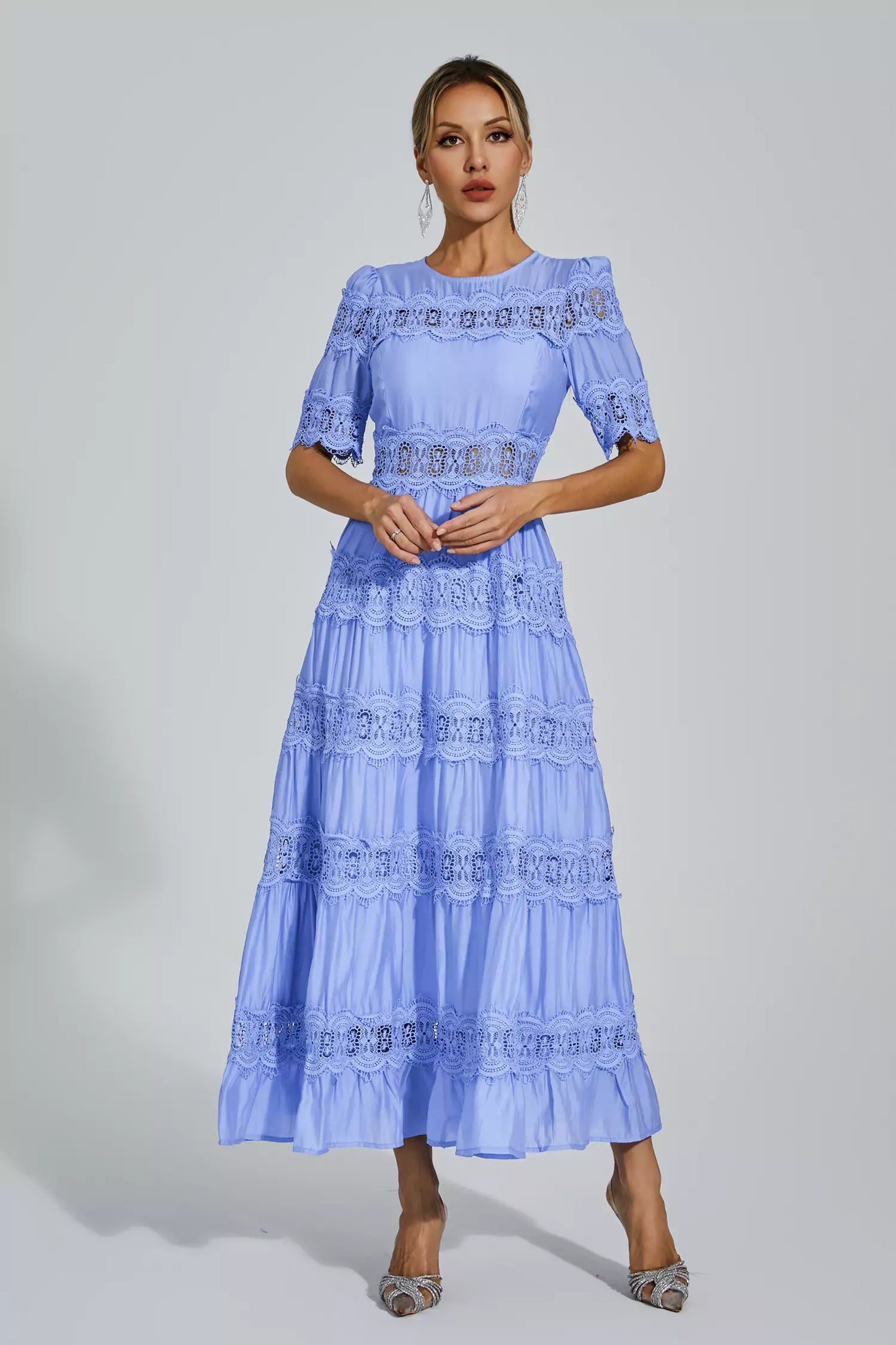Effortlessly Elegant Dress with a Timeless Design