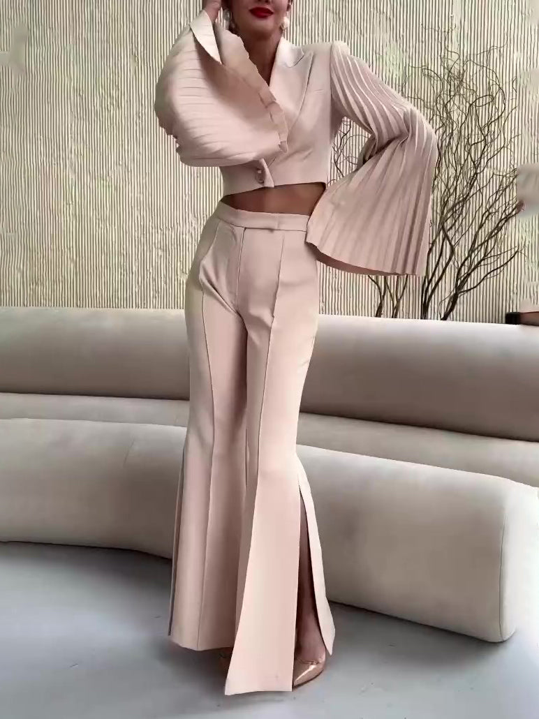 Effortlessly Elegant Pants with a Timeless Design