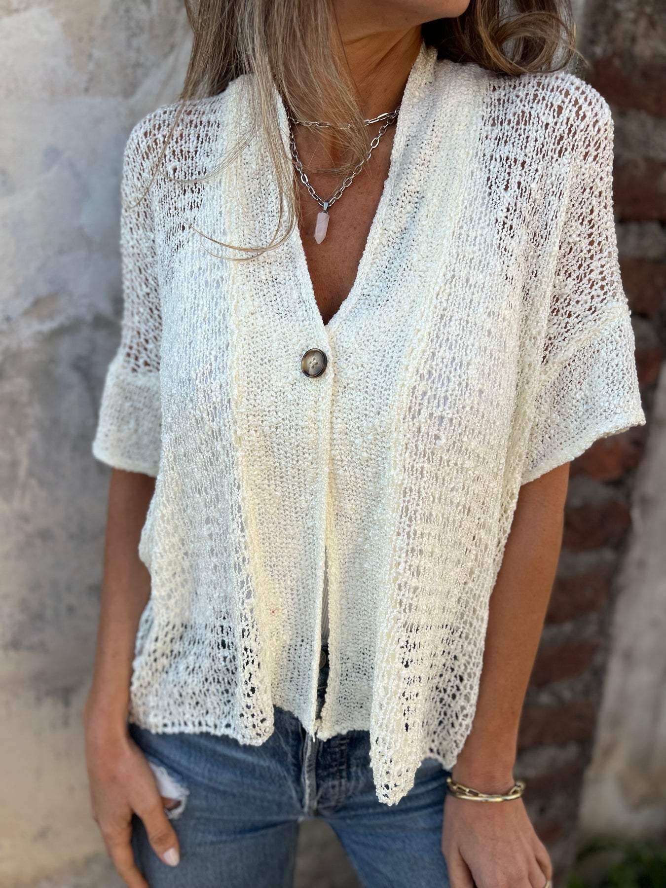 Well Tailored Cardigan with a Graceful Silhouette