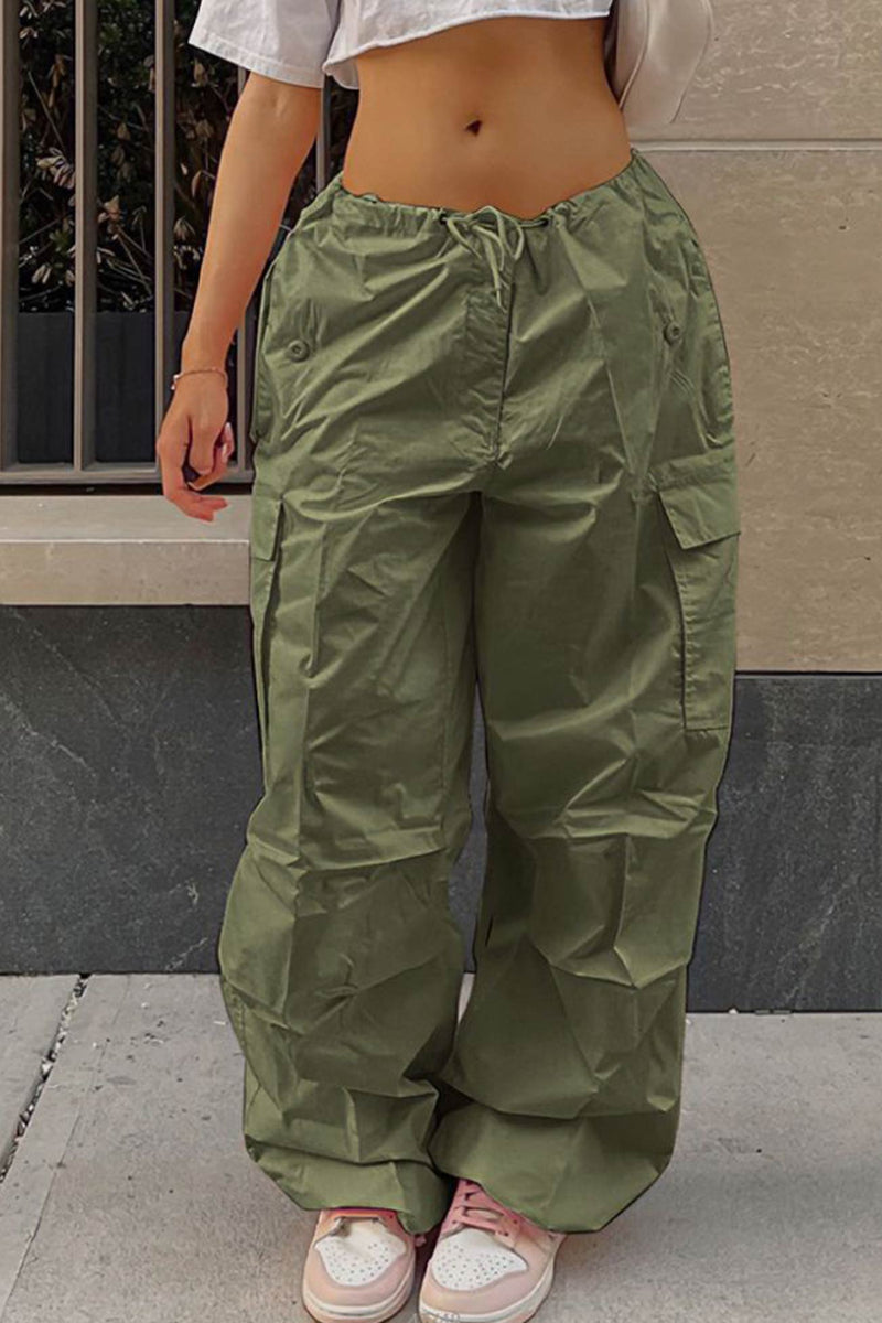 Well Tailored Pants with a Graceful Silhouette