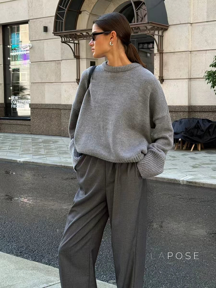 Effortlessly Elegant Sweater with a Timeless Design