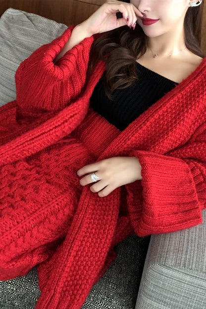 Well Tailored Cardigan with a Graceful Silhouette