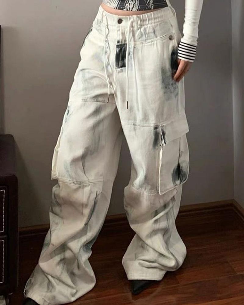 Effortlessly Elegant Pants with a Timeless Design