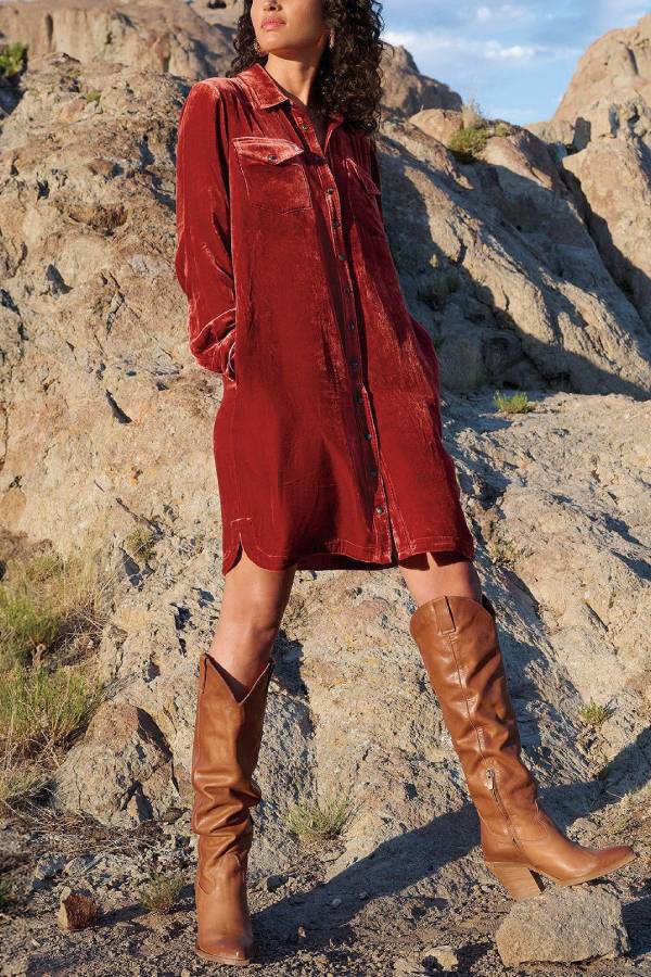 Beautifully Crafted Dress in a Classic Style