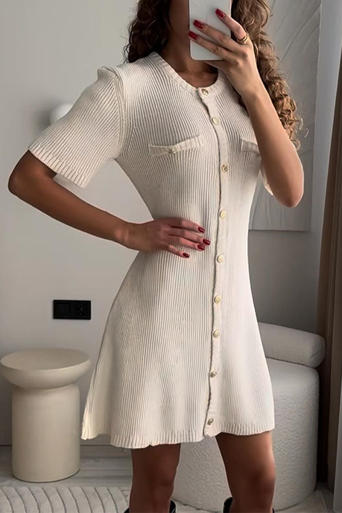 Beautifully Finished Dress in a Timeless Design