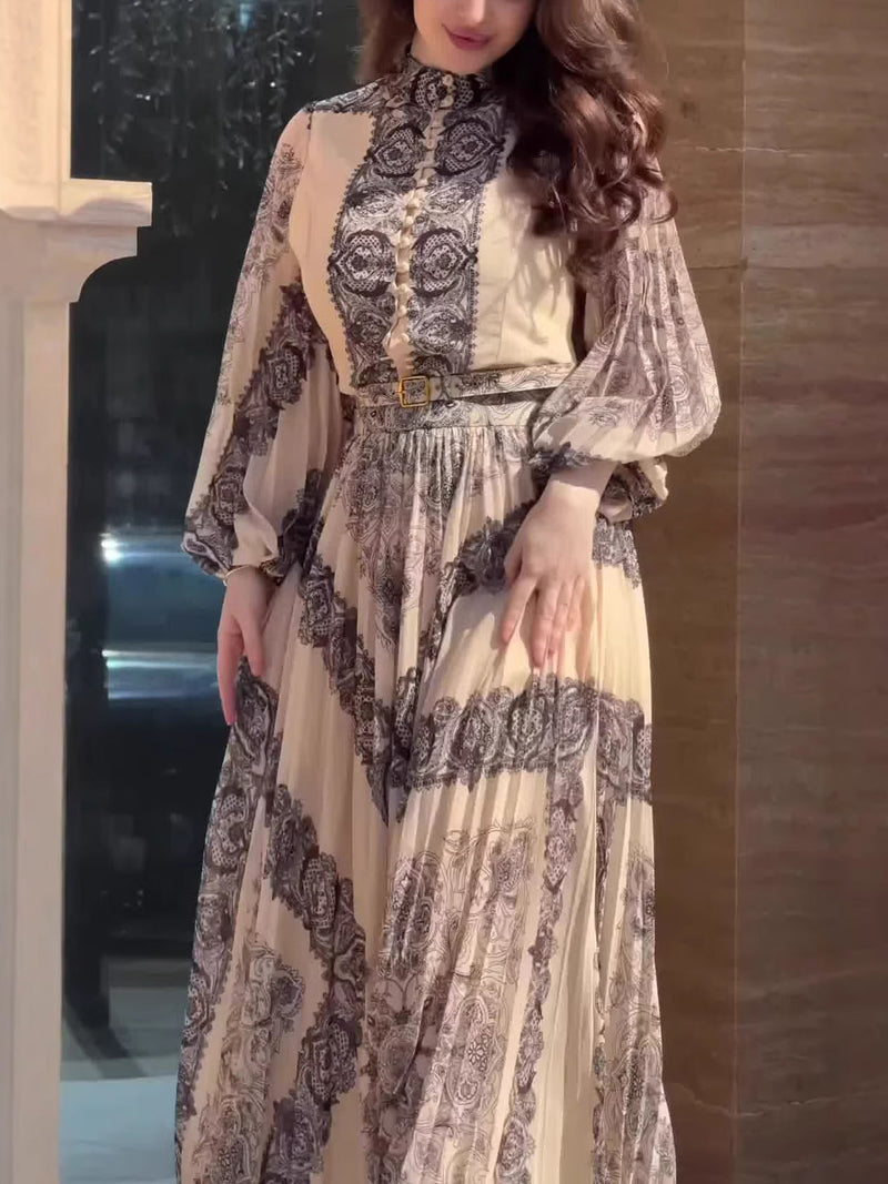Classic Vintage Dress with a Flattering Fit