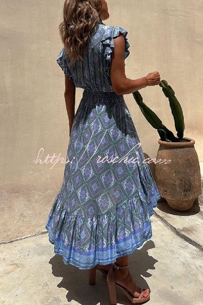 Well Tailored Dress with a Graceful Silhouette