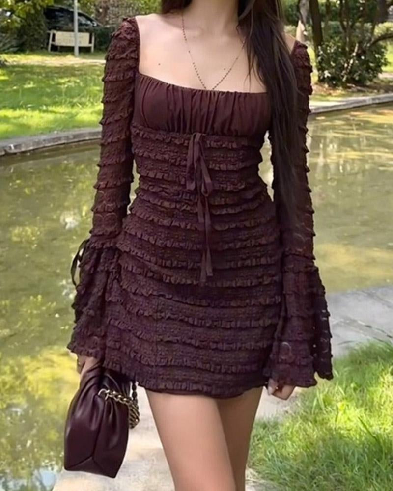 Effortlessly Elegant Dress with a Timeless Design